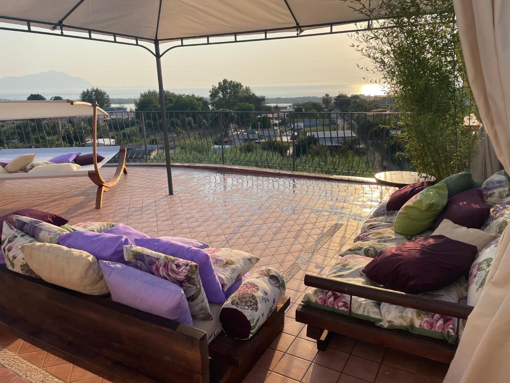 Domus Parva - Villa Con Bio-Piscina, Spa Privata E Appartamenti Panoramici Bacoli Exterior foto